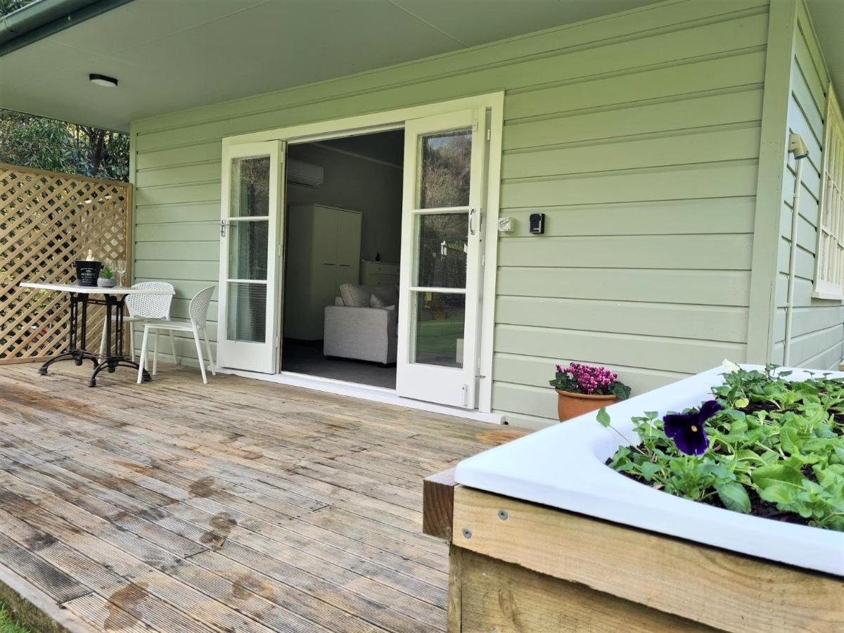 Pyes Pa Studio Apartment Tauranga Bagian luar foto